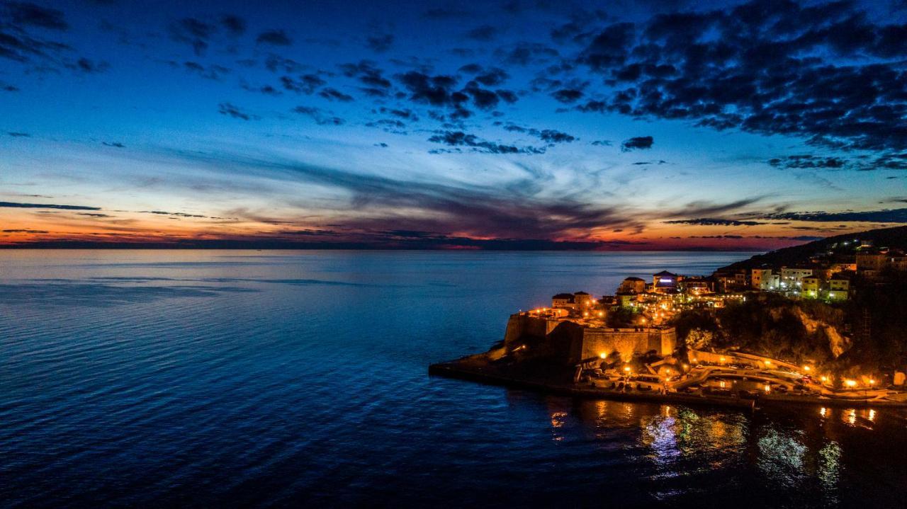 Metropolis Hotell Ulcinj Eksteriør bilde
