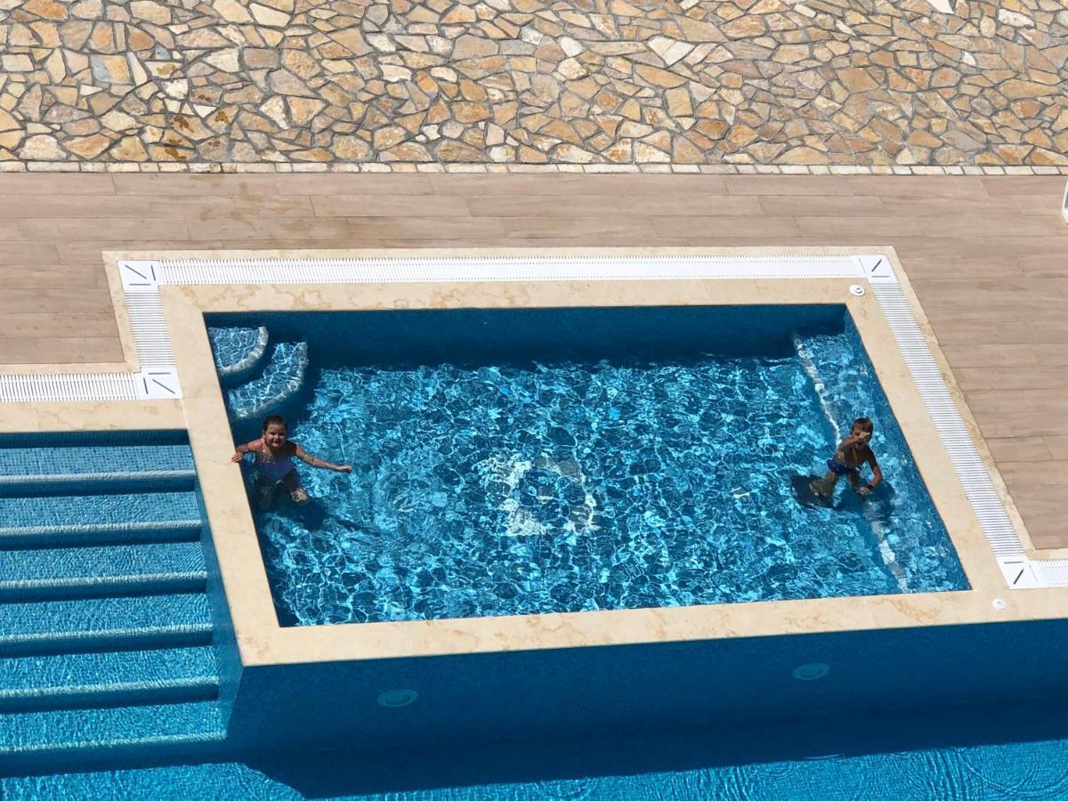 Metropolis Hotell Ulcinj Eksteriør bilde