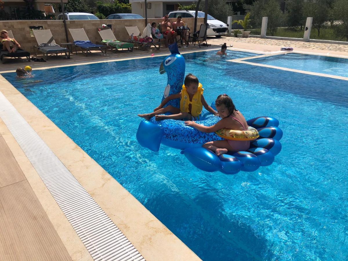 Metropolis Hotell Ulcinj Eksteriør bilde